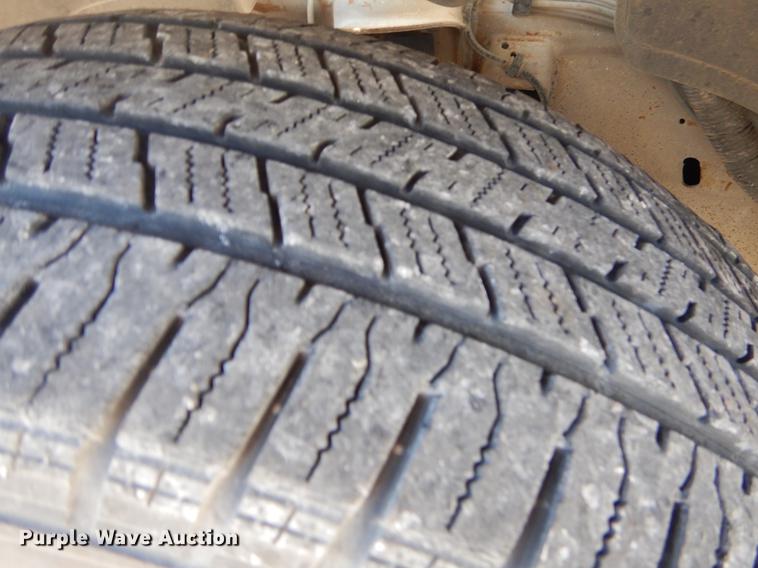 image for item EJ9988 2003 Chevrolet Suburban 1500 SUV