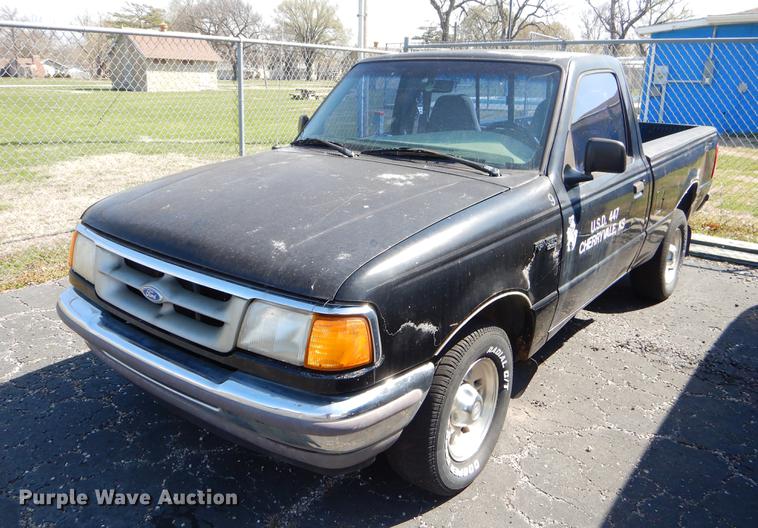 image for item EJ9991 1997 Ford Ranger XLT pickup truck