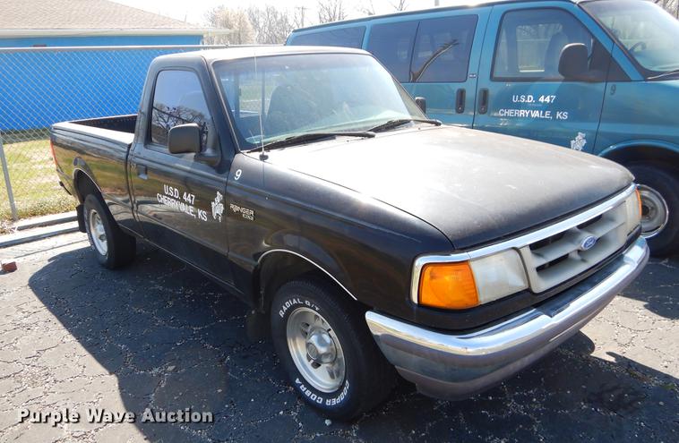 image for item EJ9991 1997 Ford Ranger XLT pickup truck