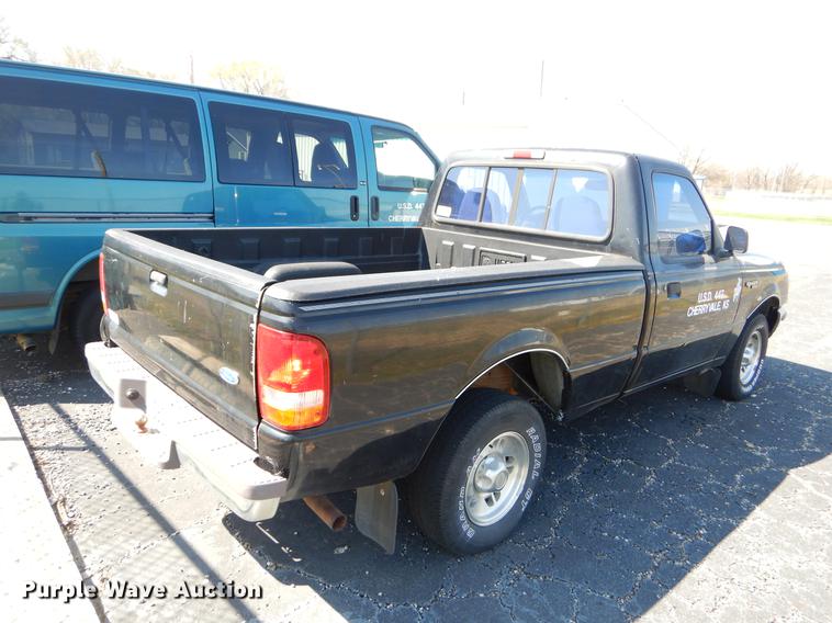 image for item EJ9991 1997 Ford Ranger XLT pickup truck