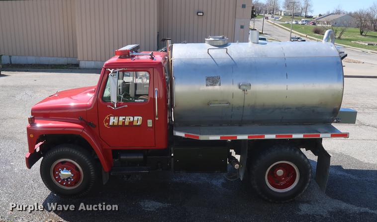 image for item EL9269 1980 International water truck