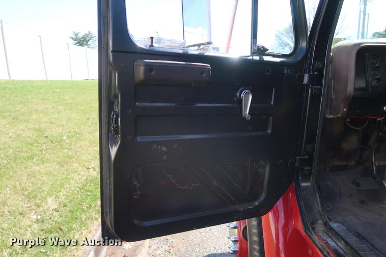 image for item EL9269 1980 International water truck