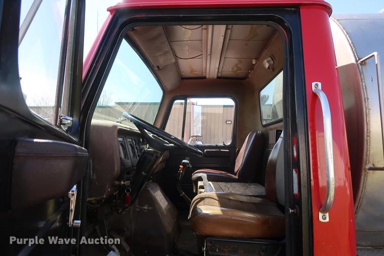 image for item EL9269 1980 International water truck