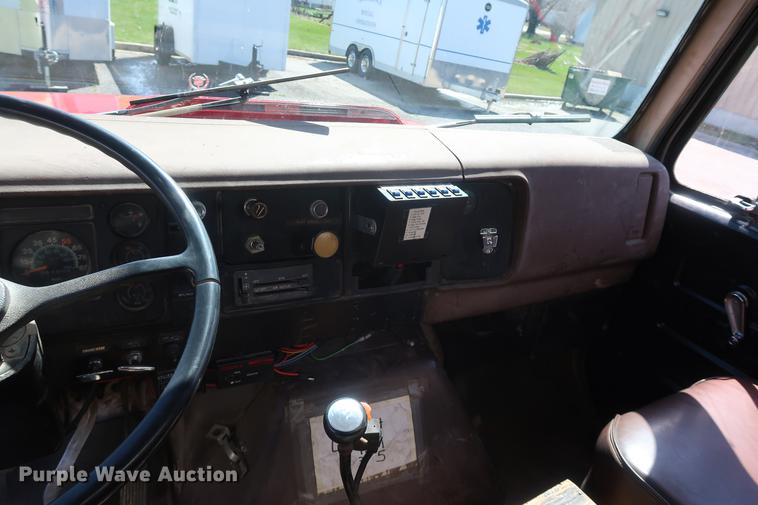 image for item EL9269 1980 International water truck