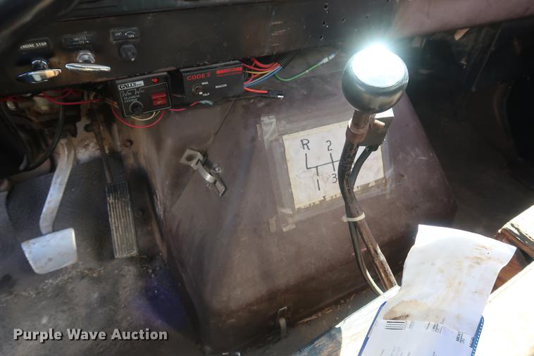 image for item EL9269 1980 International water truck