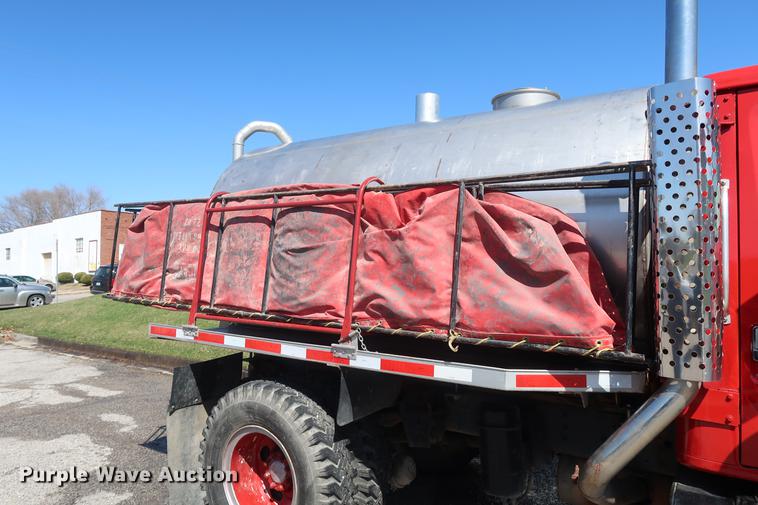 image for item EL9269 1980 International water truck