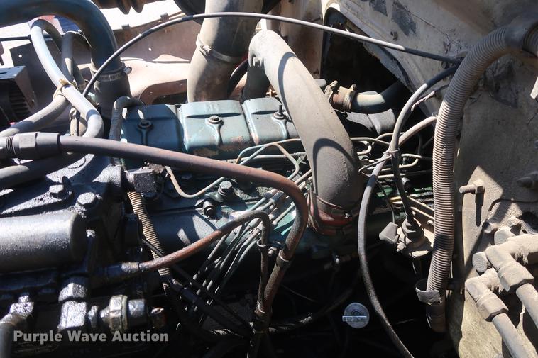 image for item EL9269 1980 International water truck