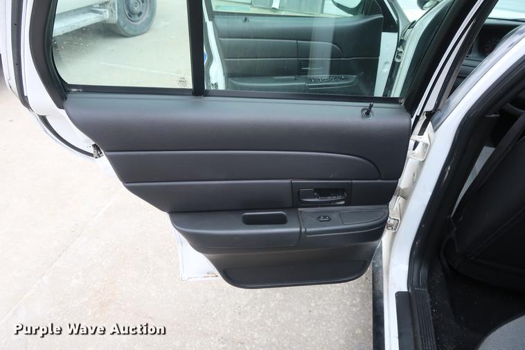 image for item EL9282 2008 Ford Crown Victoria Police Interceptor