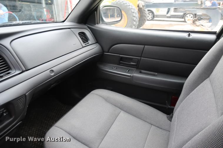 image for item EL9282 2008 Ford Crown Victoria Police Interceptor