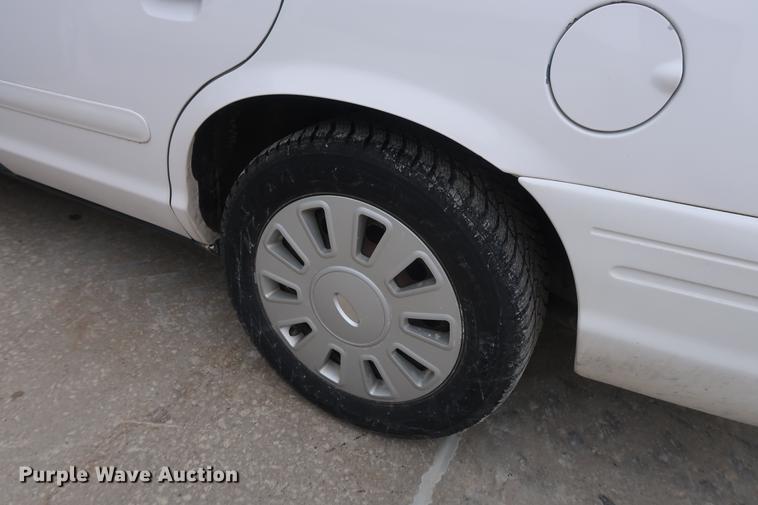 image for item EL9282 2008 Ford Crown Victoria Police Interceptor