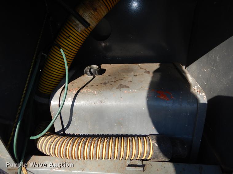 image for item EN9196 1995 FMC 600D sewer jetter