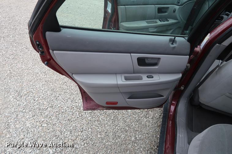 image for item EP9292 2006 Ford Taurus SE