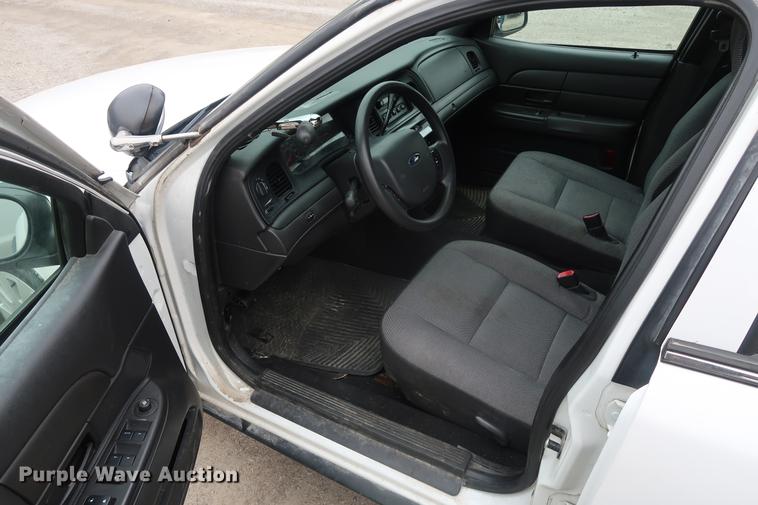 image for item EP9296 2011 Ford Crown Victoria Police Interceptor