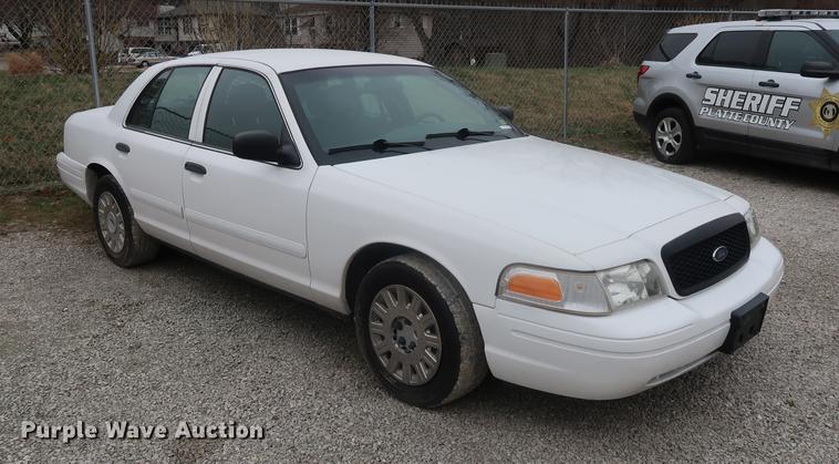 image for item EP9300 2003 Ford Crown Victoria Police Interceptor