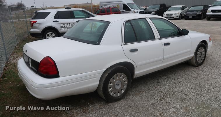 image for item EP9300 2003 Ford Crown Victoria Police Interceptor