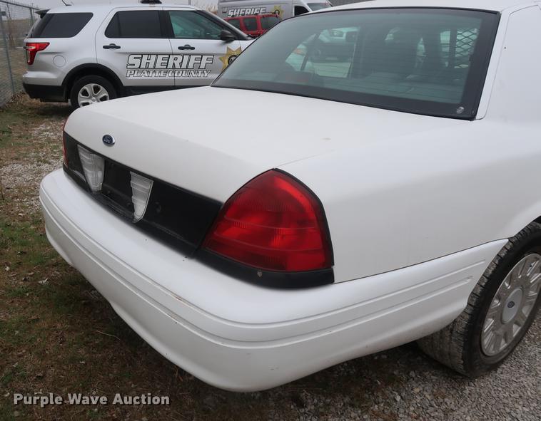 image for item EP9300 2003 Ford Crown Victoria Police Interceptor