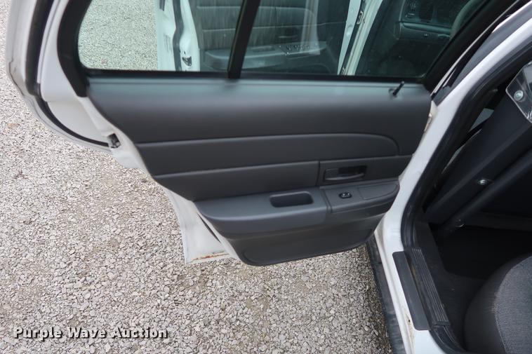 image for item EP9300 2003 Ford Crown Victoria Police Interceptor