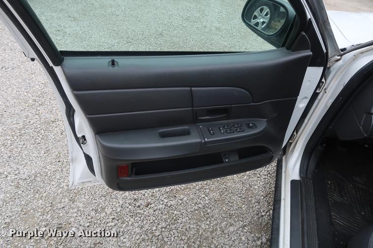 image for item EP9300 2003 Ford Crown Victoria Police Interceptor