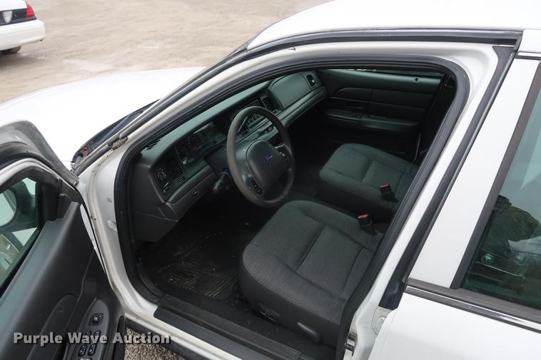image for item EP9300 2003 Ford Crown Victoria Police Interceptor