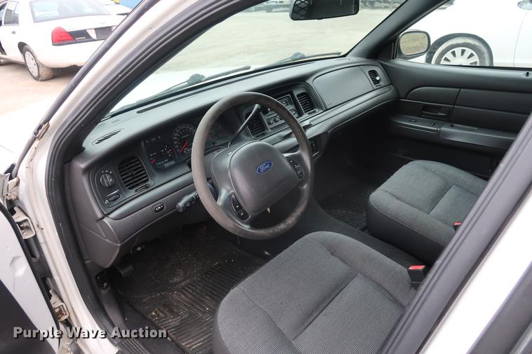 image for item EP9300 2003 Ford Crown Victoria Police Interceptor