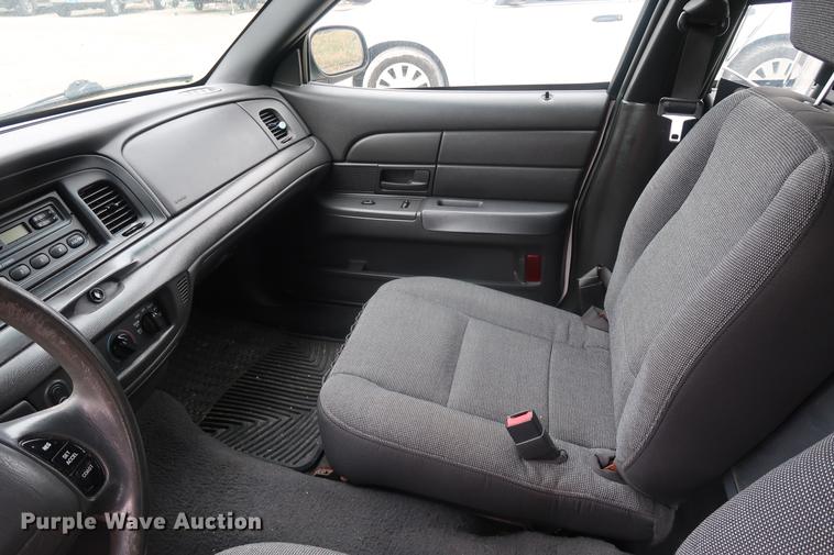 image for item EP9300 2003 Ford Crown Victoria Police Interceptor