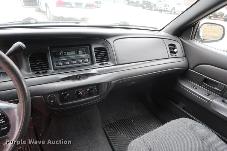 image for item EP9300 2003 Ford Crown Victoria Police Interceptor