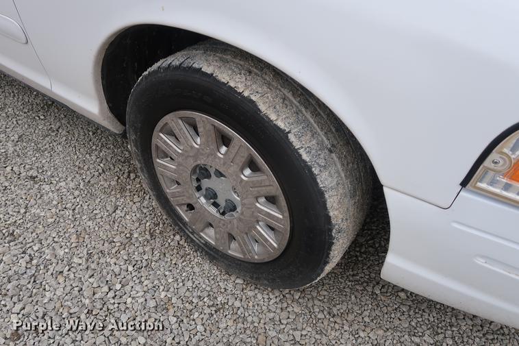 image for item EP9300 2003 Ford Crown Victoria Police Interceptor