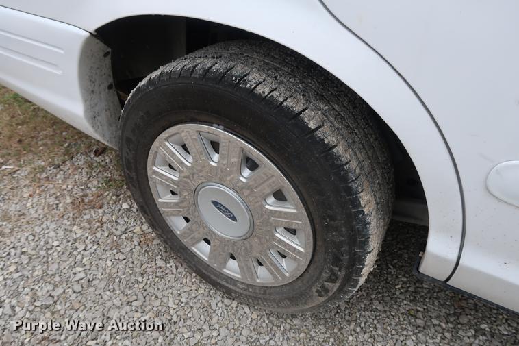 image for item EP9300 2003 Ford Crown Victoria Police Interceptor