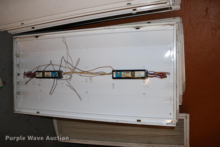image for item EW9052 (13) fluorescent light fixtures