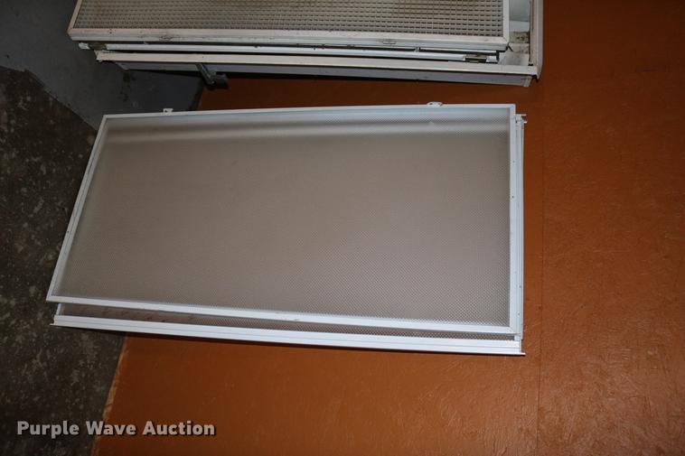 image for item EW9052 (13) fluorescent light fixtures