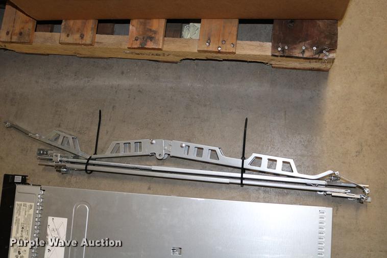 image for item EW9073 (2) IBM 7945-AC1 servers