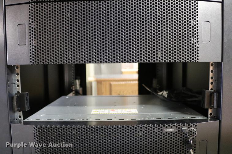 image for item EW9076 EMC VNX5300 server