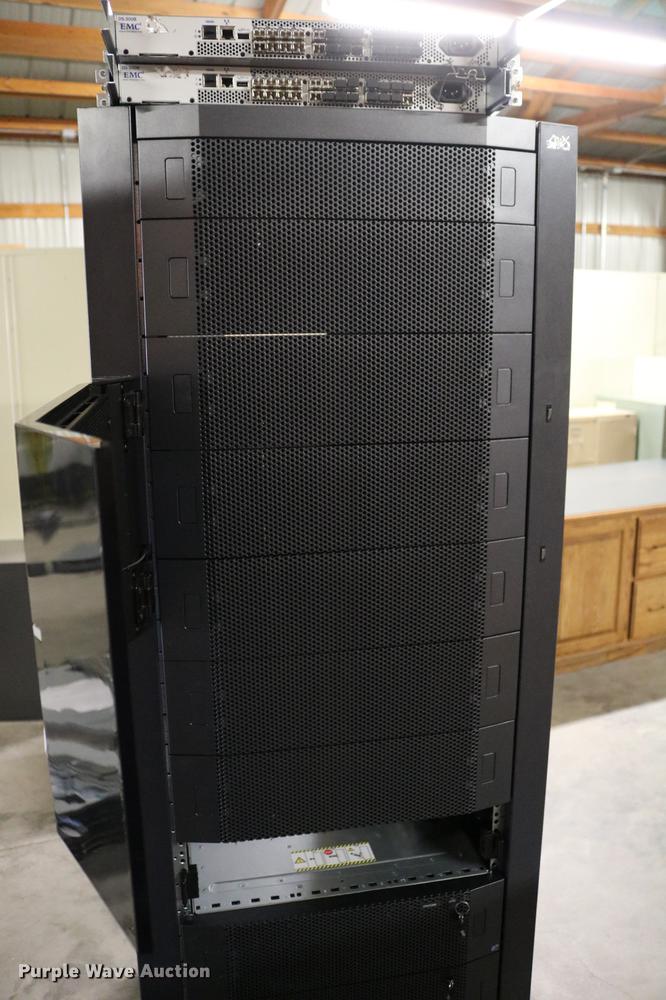 image for item EW9076 EMC VNX5300 server