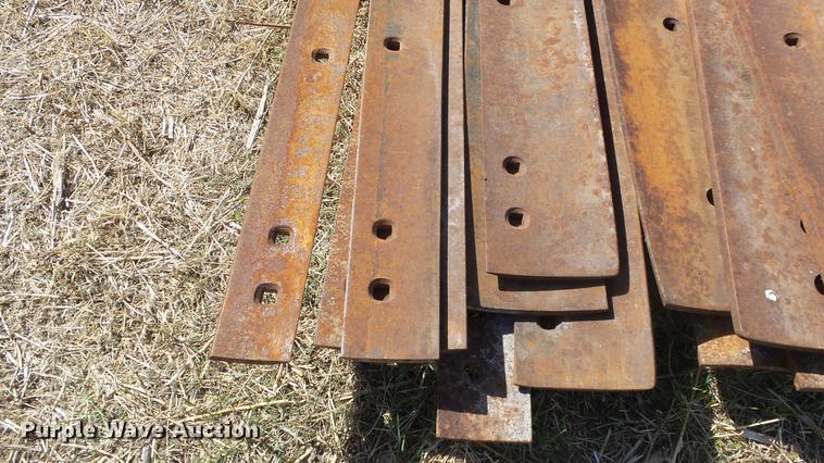 image for item EX9043 Approximately 15 motor grader cutting edges