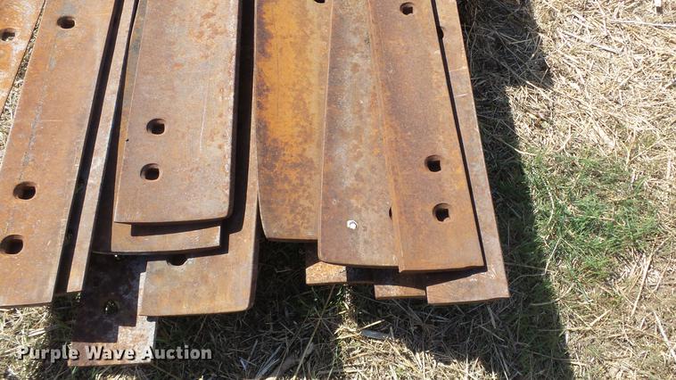 image for item EX9043 Approximately 15 motor grader cutting edges