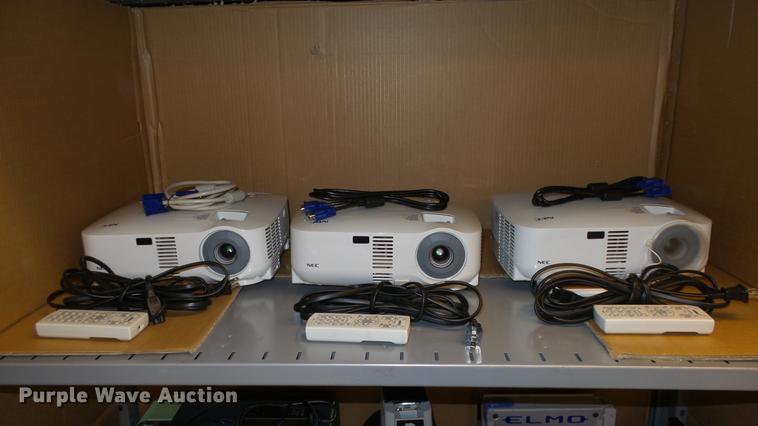 image for item EX9097 (3) NEC VT695 projectors