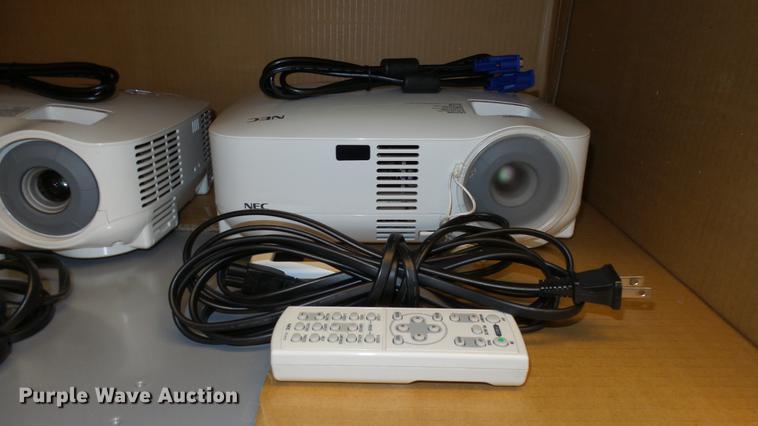 image for item EX9097 (3) NEC VT695 projectors