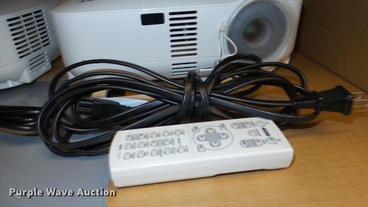 image for item EX9097 (3) NEC VT695 projectors