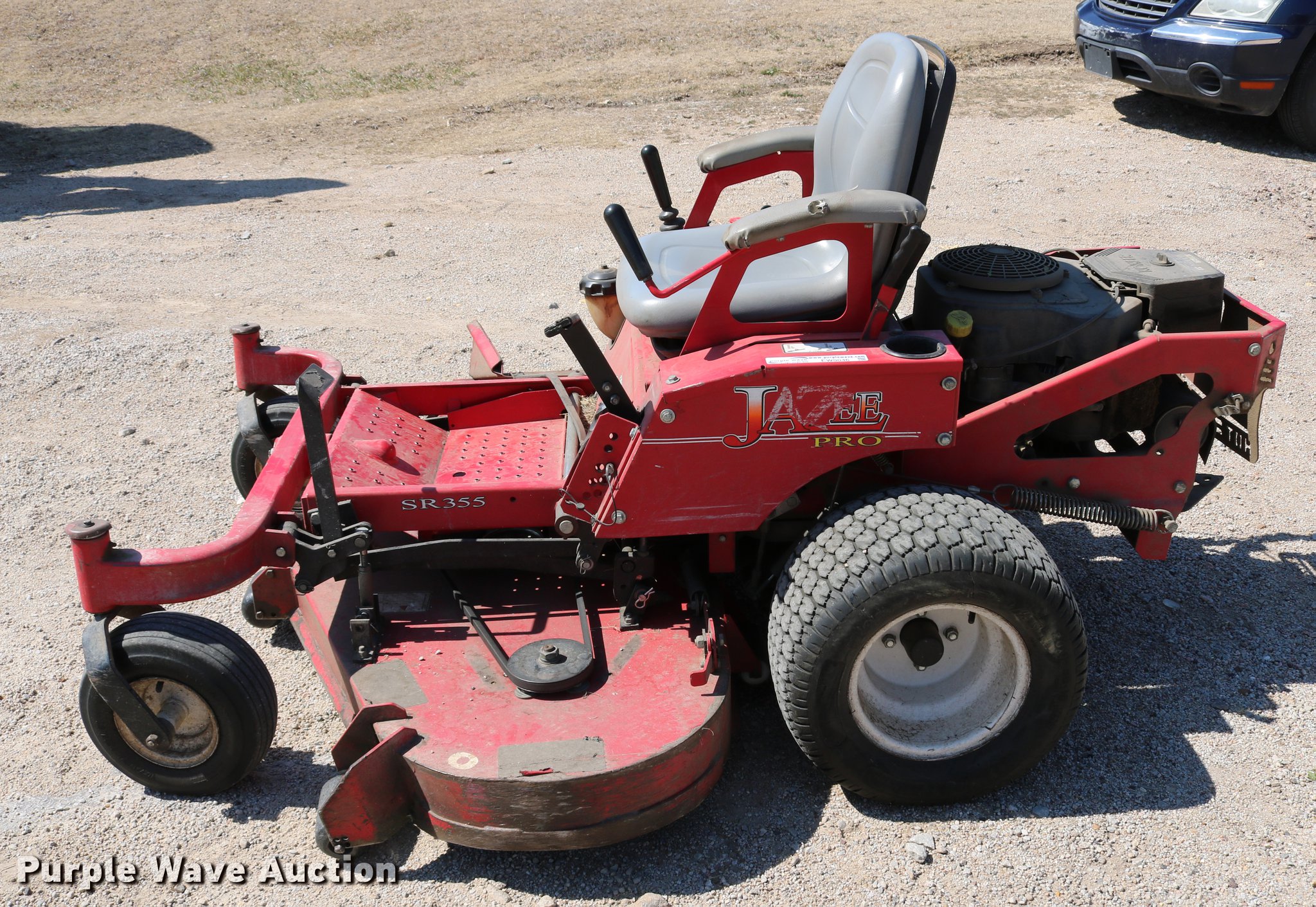 Country Clipper Jazee Pro SR355 ZTR lawn mower in Luray, KS Item