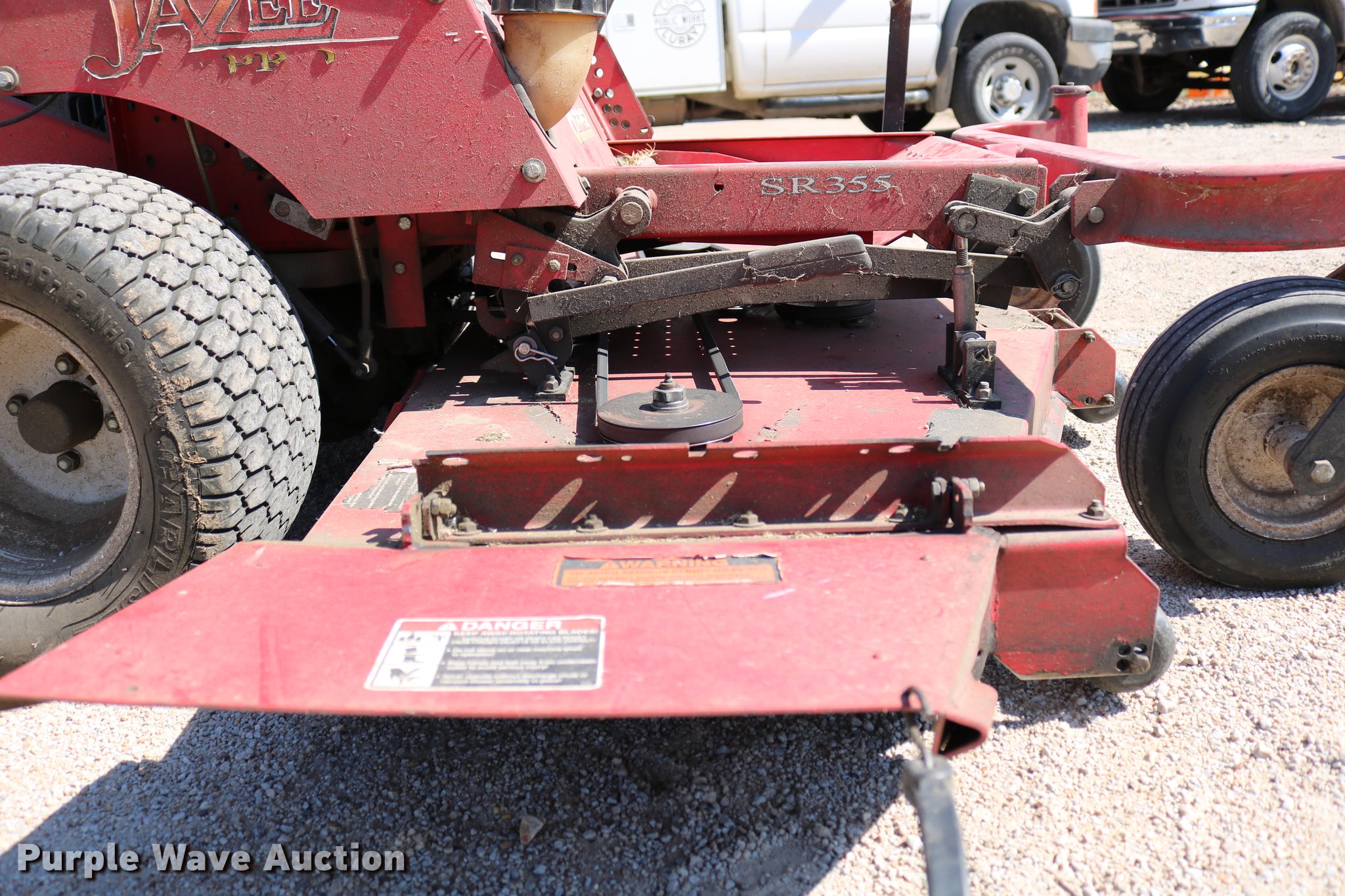 Country Clipper Jazee Pro SR355 ZTR lawn mower in Luray, KS Item