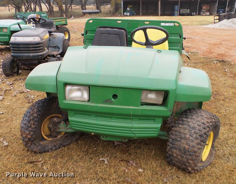 image for item AO9359 2000 John Deere Gator utility vehicle