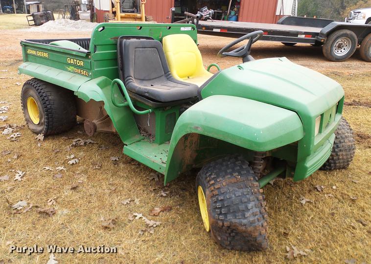 image for item AO9359 2000 John Deere Gator utility vehicle