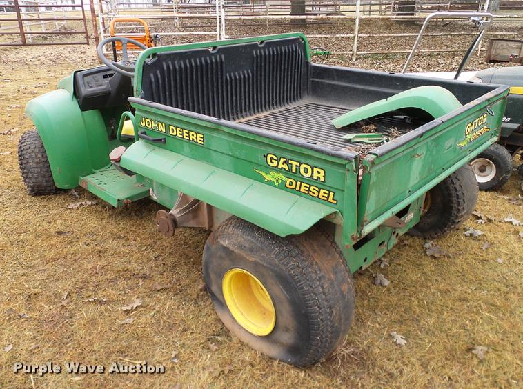 image for item AO9359 2000 John Deere Gator utility vehicle