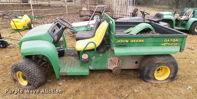 image for item AO9359 2000 John Deere Gator utility vehicle