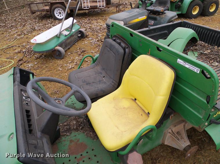 image for item AO9359 2000 John Deere Gator utility vehicle