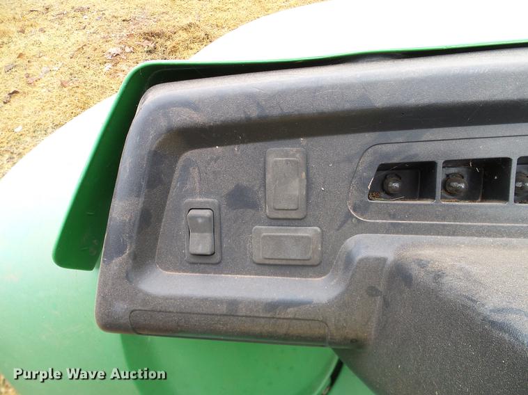 image for item AO9359 2000 John Deere Gator utility vehicle