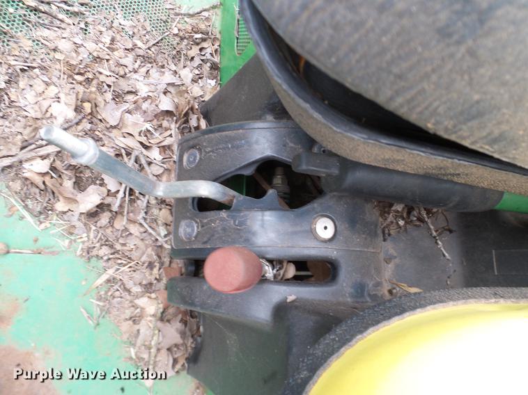 image for item AO9359 2000 John Deere Gator utility vehicle