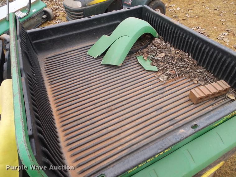 image for item AO9359 2000 John Deere Gator utility vehicle