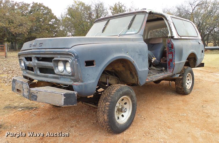 image for item AO9363 1972 GMC Jimmy pickup truck