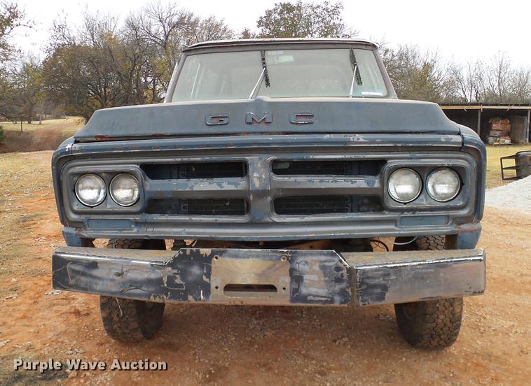 image for item AO9363 1972 GMC Jimmy pickup truck